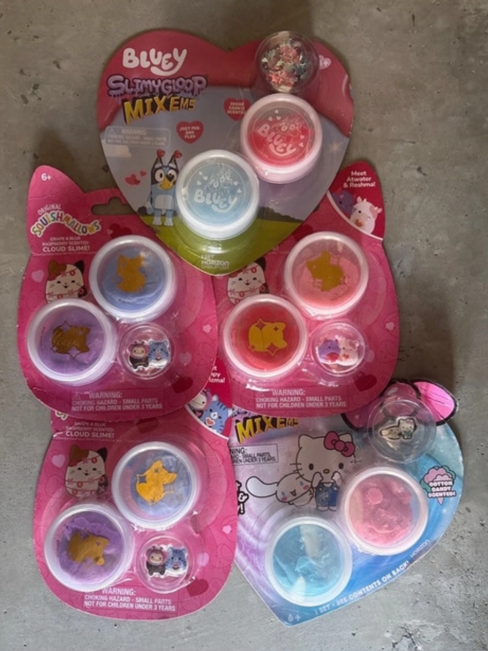 Lot of 5 characters scented Slime kits ( bluey , hello kitty and Squishmallows)
